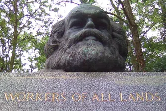 Посещението на гроба на Карл Маркс струва 6 долара
