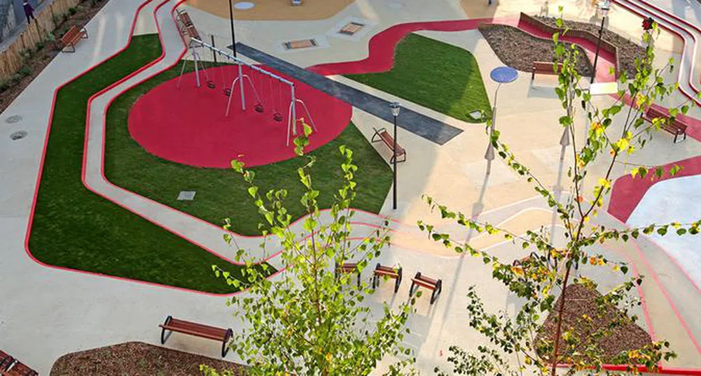 Как изглеждат детските площадки във Франция?
