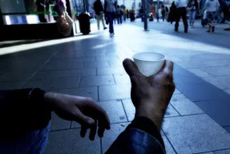Половината българи живеят в риск от бедност