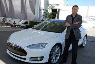 Tesla на печалба за първи път от три години