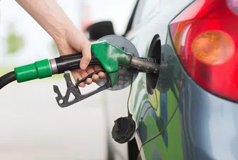 Бензинът у нас падна до 1.20 евро за литър