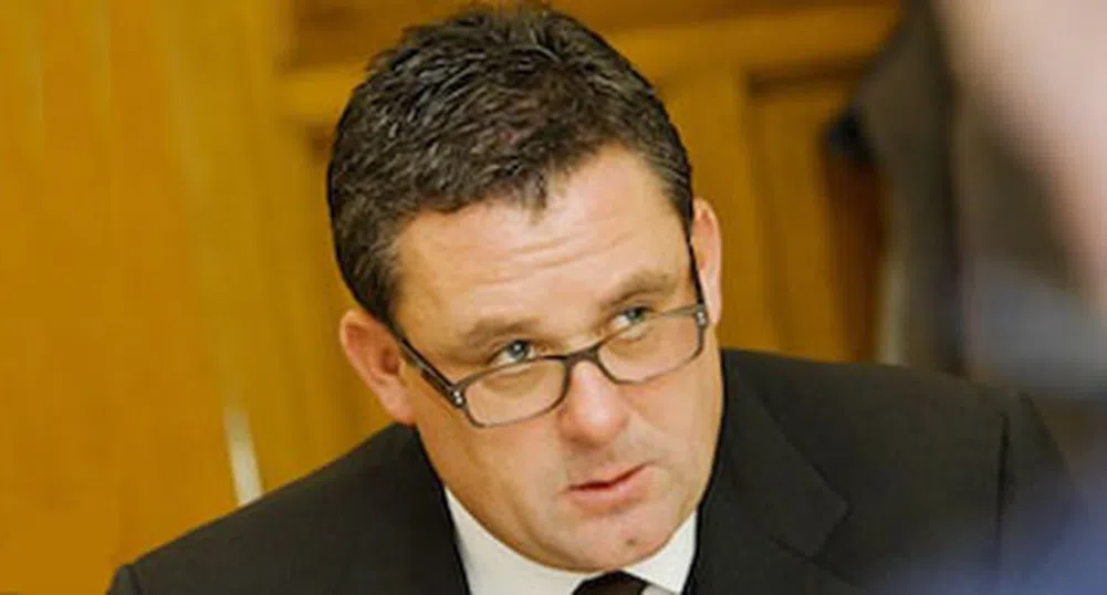 Швейцарски милиардер стана милионер, разпродава имущество