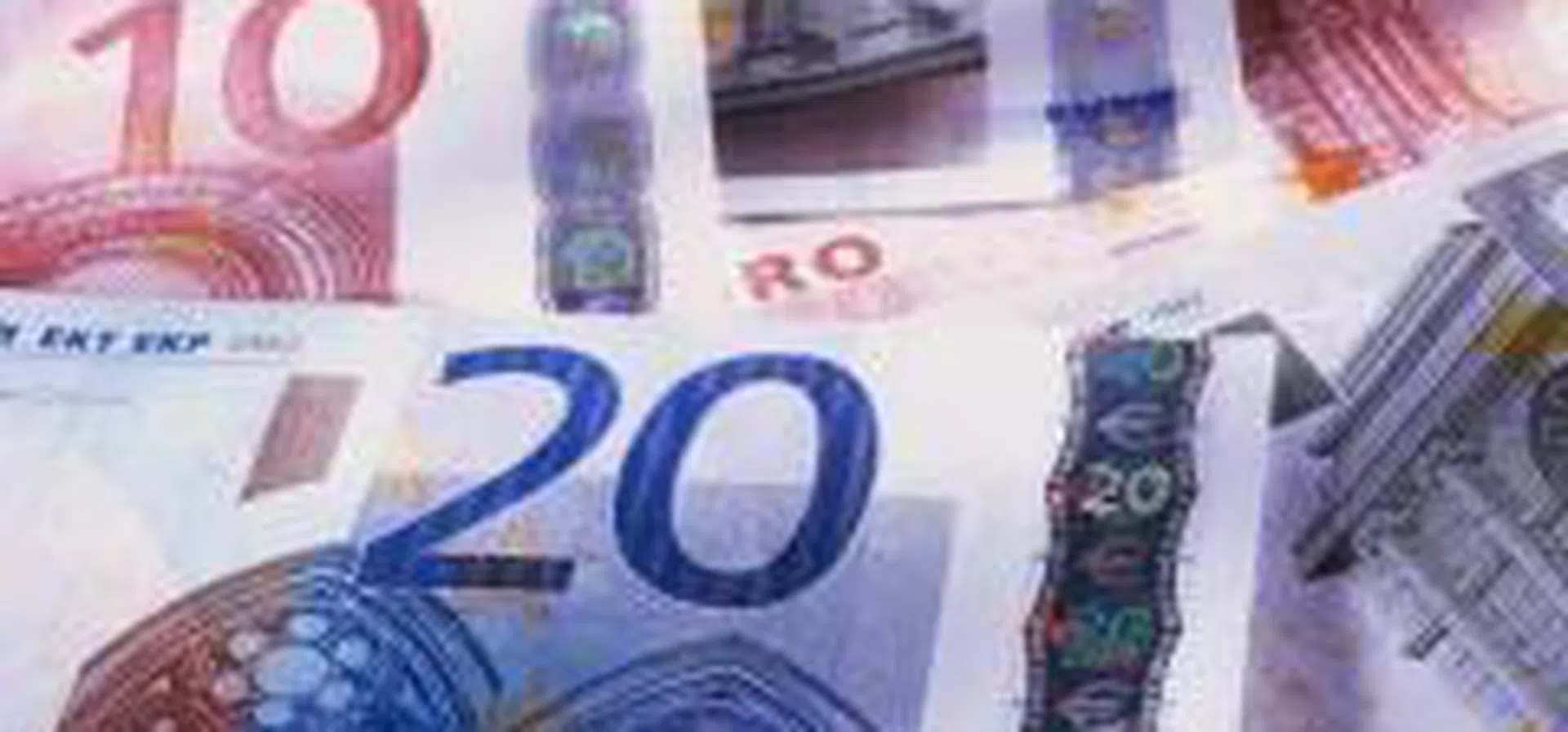 Колебливи движения на валутните пазари | Profit.bg