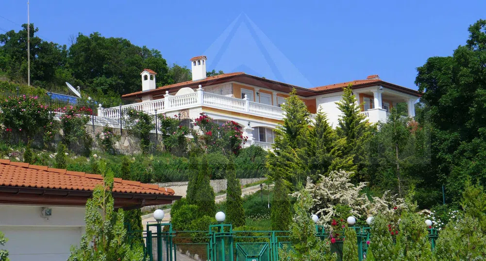 Имот на седмицата: имение в Свети Влас за 2.5 млн. евро