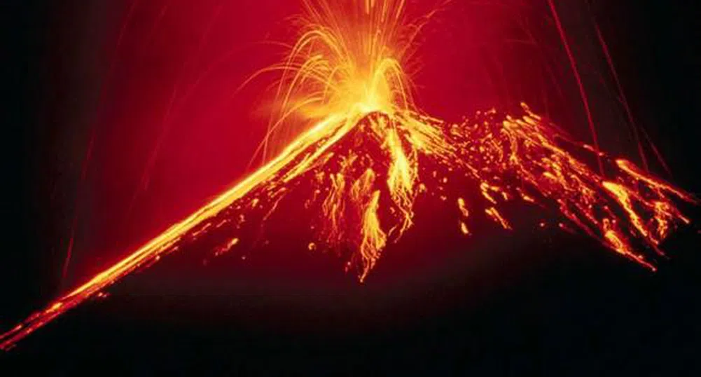 В Япония се активизира и вулкан