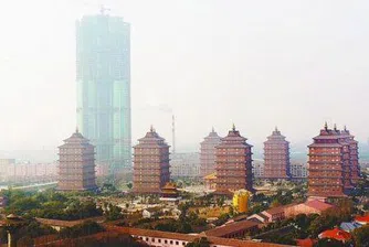 Китайското село завършва първия си небостъргач през юни