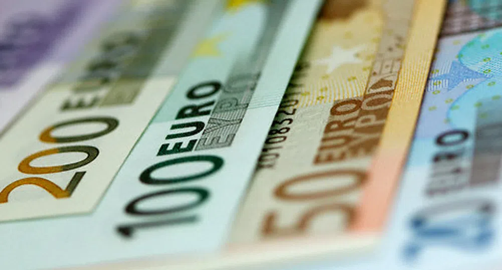 Еврото поевтинява преди срещата на Самарас с кредиторите на Гърция