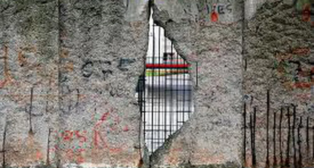 Строителен предприемач премахна част от Берлинската стена