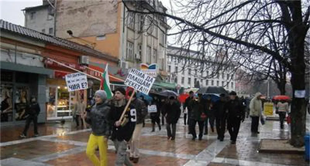 Вижте как протичат протестите в страната