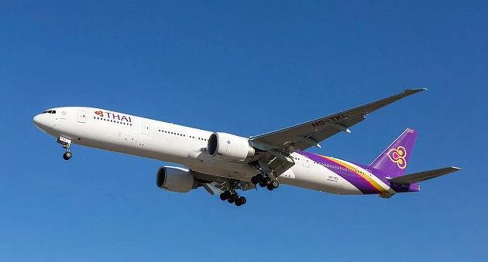 Хаос и покрити с кръв седалки в самолет след силна турбуленция