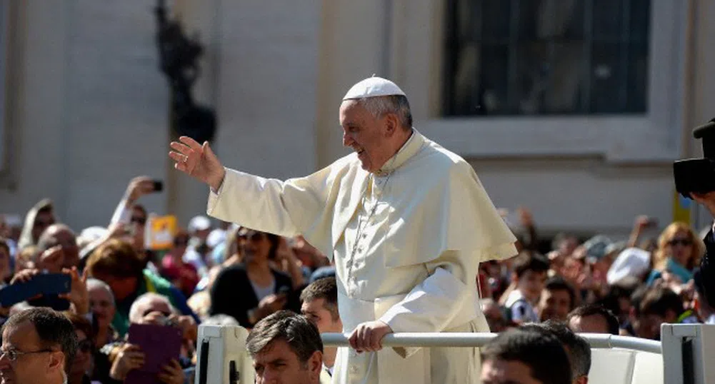 Папата порица финансовите спекуланти