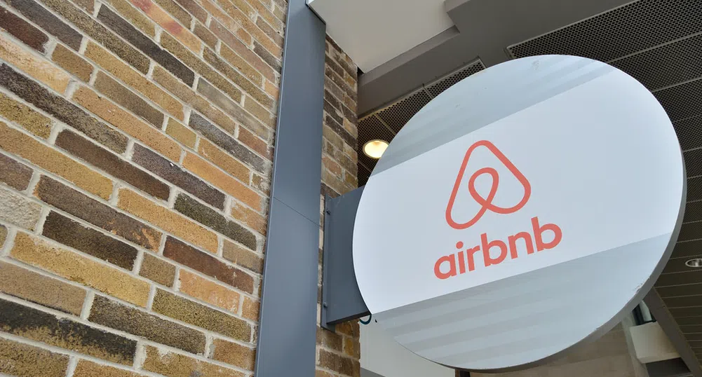 Airbnb се променя от компания за наеми в туристическа агенция