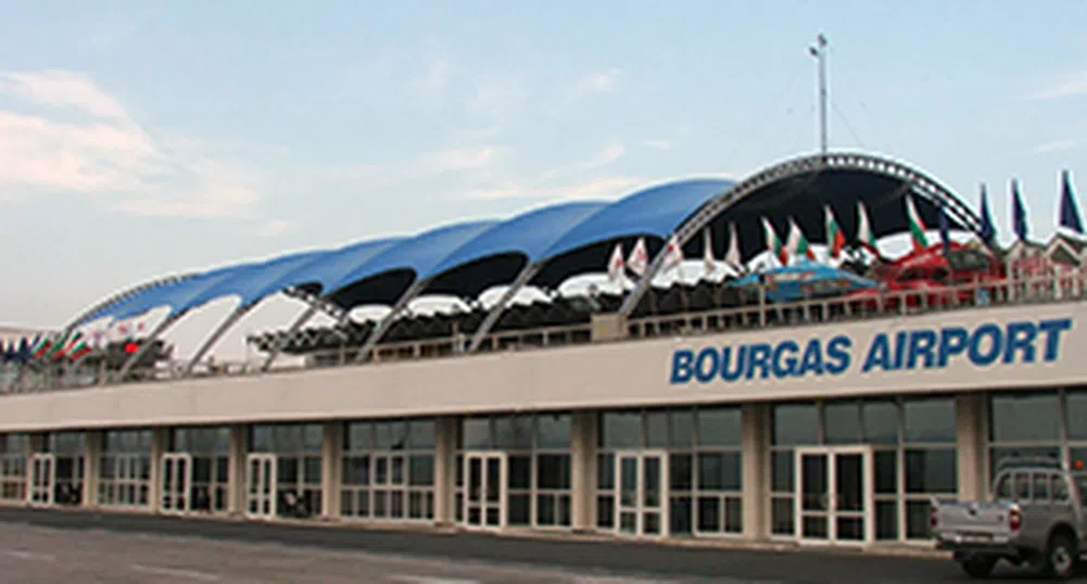 Взривиха автобус с израелски туристи на летище Бургас (обновена към 7 ч.)