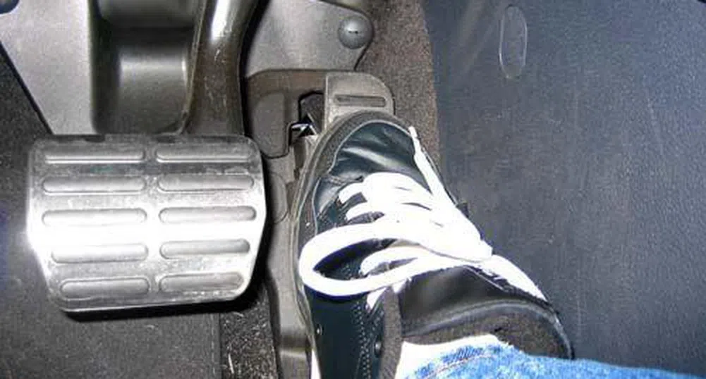 Toyota: Постелката на пода е виновна в тежка катастрофа?