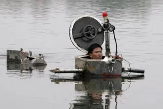 Китаец извърши изпитание със самоделна подводница