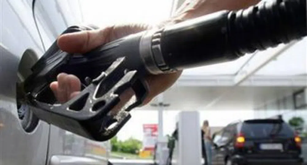Бензинът в ЕС е най-евтин във...