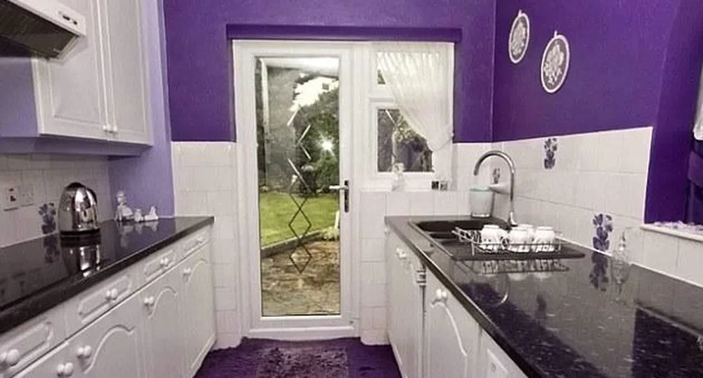 Къща в лилаво за 400 000 паунда