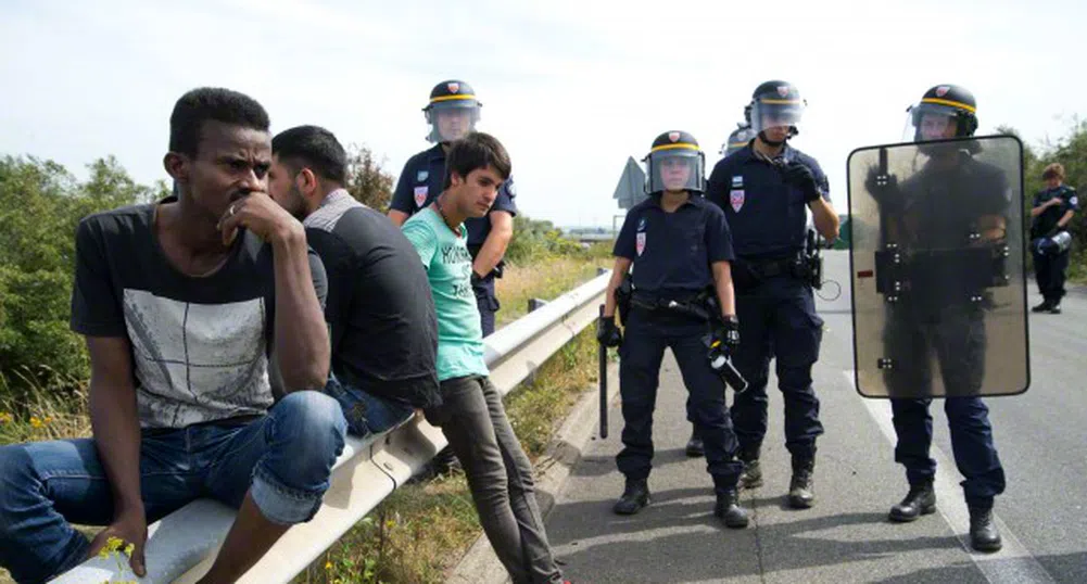 Над 4000 мигранти събориха оградата между Словения и Австрия
