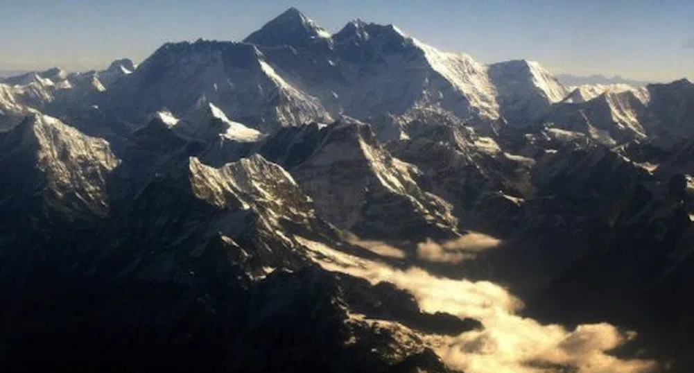 Google Street View вече и с гледка от Еверест