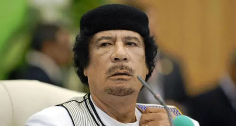 Кадафи отваря складовете за оръжие, иска отмъщение