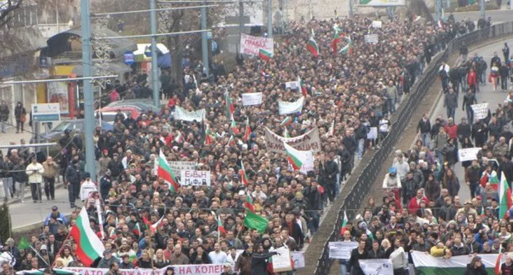 Седми ден на протести: хиляди се събраха отново в столицата
