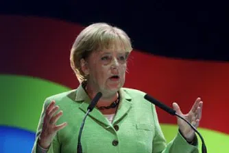 Ангела Меркел е сдържан оптимист за 2013 г. заради забавянето на растежа