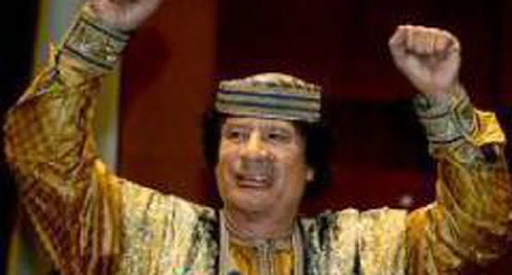 Преговаря ли Кадафи за оттегляне?