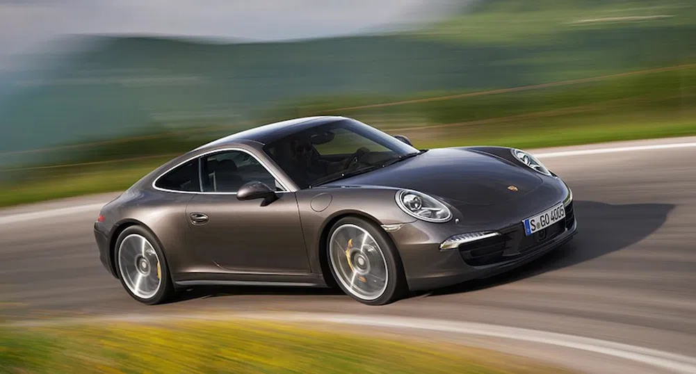 Новото Porsche 911 Carrera e изненадващо икономично