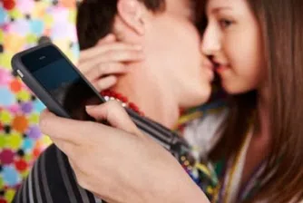 9% от американците ползвали телефоните си по време на секс