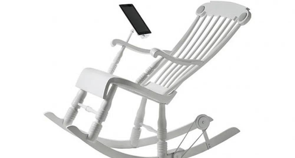 Стол захранва iPad и iPhone