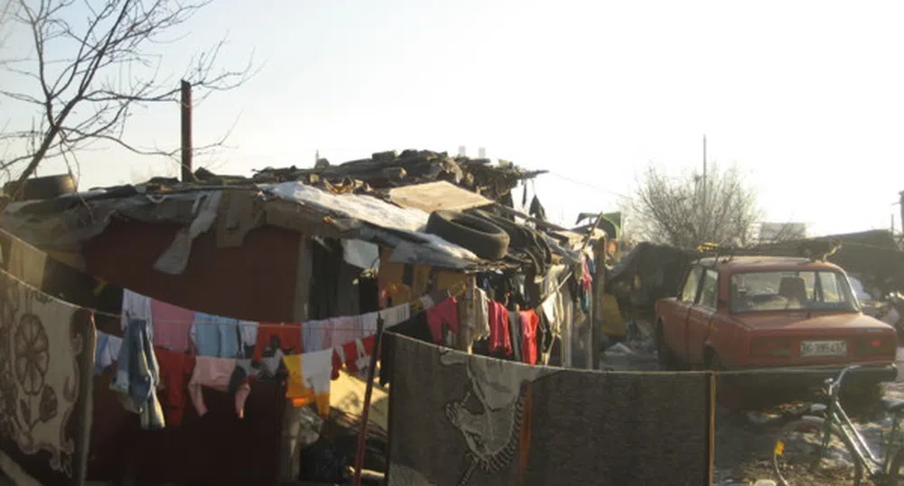 До 50 хил. евро за роми в Италия срещу незаконните им къщи