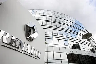 Обиски в заводи на Renault, акциите падат с 20%
