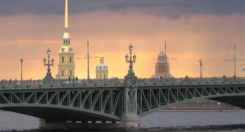 Продават дворец от 18 век в Санкт Петербург