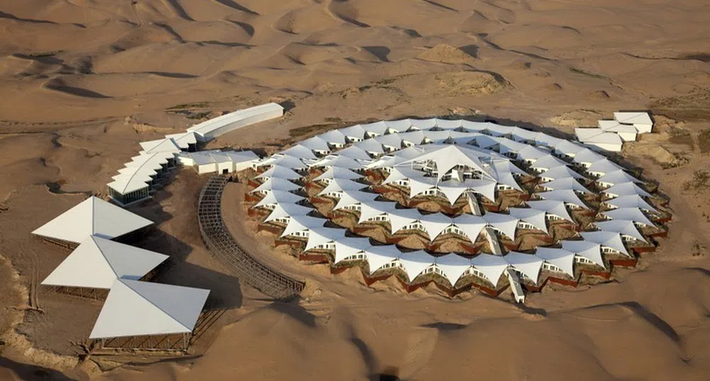 Лотос в пустинята: уникалният Desert Lotus Hotel