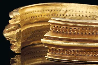 Златна гривна на 3000 г. продадена за 800 хил. долара