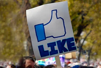Колко пъти на ден проверяваме профила си във Facebook?