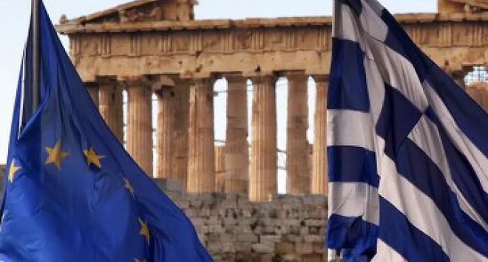 Fitch ще понижи временно рейтинга на Гърция до дефолт