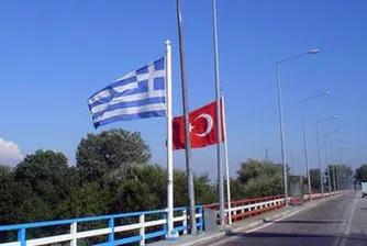Гърция вдигна 11 км защитната стена на границата Турция