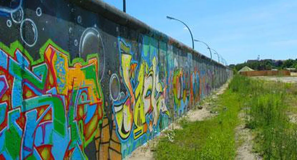Берлинската стена "долита" в Лос Анджелис