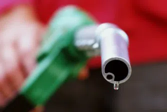 Бензинът в Полша 0.95 евро за литър, с 16% по-евтин от този у нас