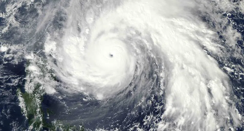 Хиляди туристи в Тайван евакуирани заради супер тайфун