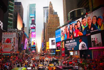 50 тона боклук изнесени от Times Square след новогодишната нош