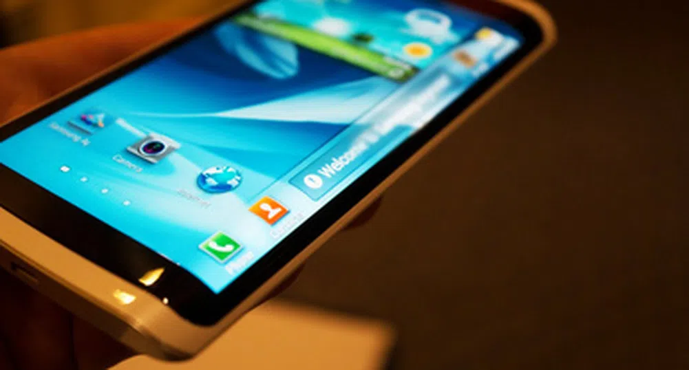 LG пуска смартфон с гъвкав екран