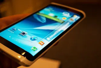 LG пуска смартфон с гъвкав екран