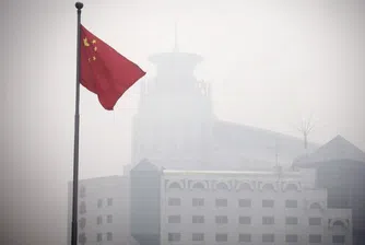 Пекин е блокиран от смог (снимки)