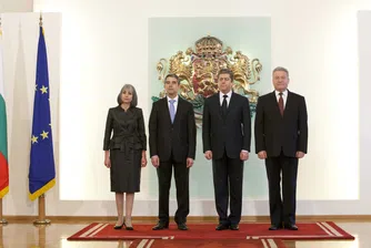 Три отсъствия по време на церемонията, с която Плевнелиев стана президент