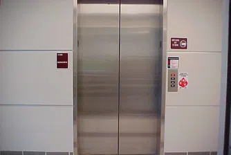 Всеки асансьор - с телефон догодина