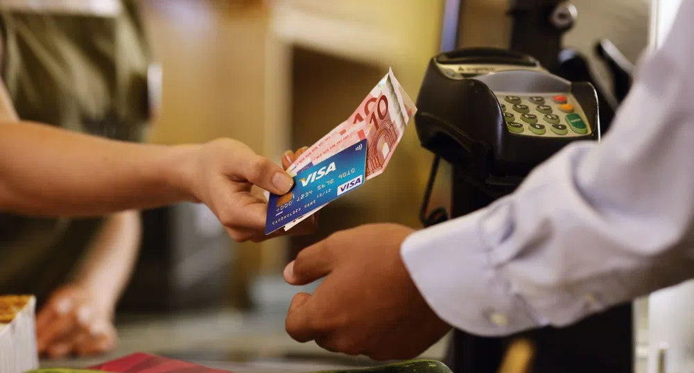 Visa популяризира Cash back