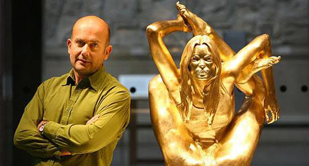 Скулптура на Кейт Мос за 10 хил. долара