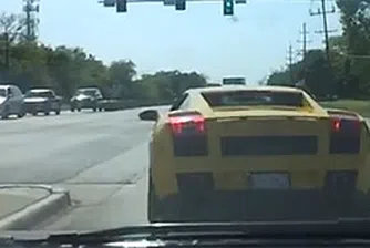 Lamborghini, което не успява да вземе завоя (видео)